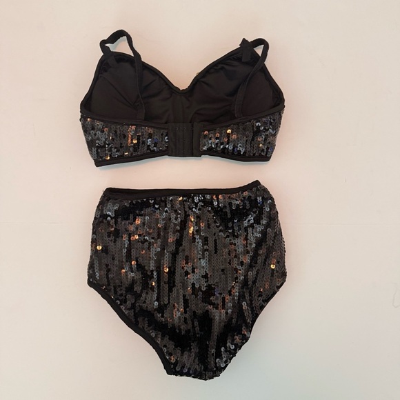 Fun Glamour Costume 2 Piece SA Small Adult - Picture 6 of 7